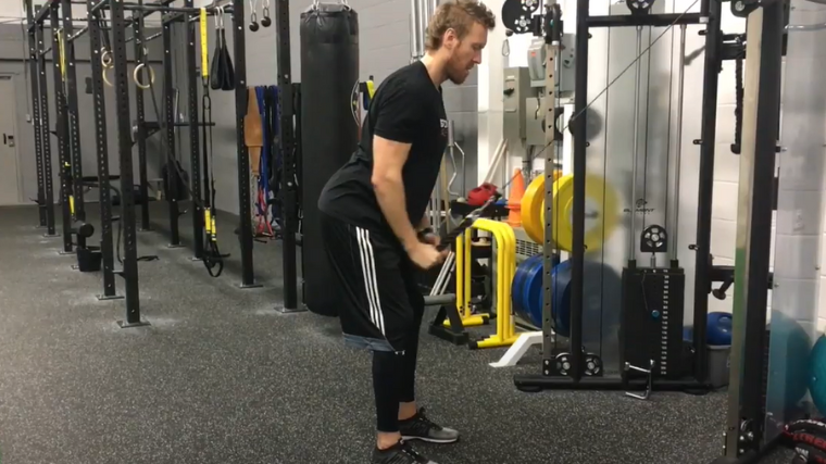 Straight arm pulldown outlet back