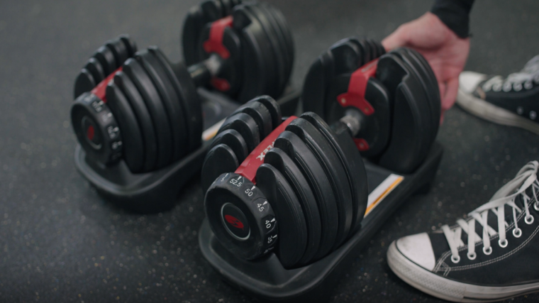 Getting ripped with BowFlex's 'smart dumbbells