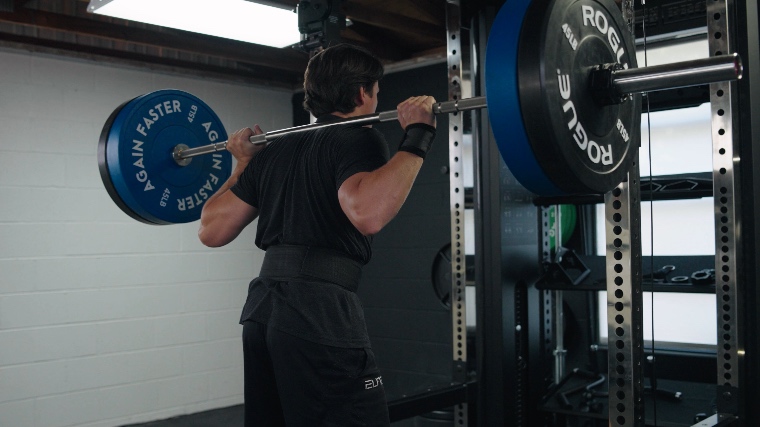 Jake Squatting with the Element 26 Self-Locking Weightlifting Belt