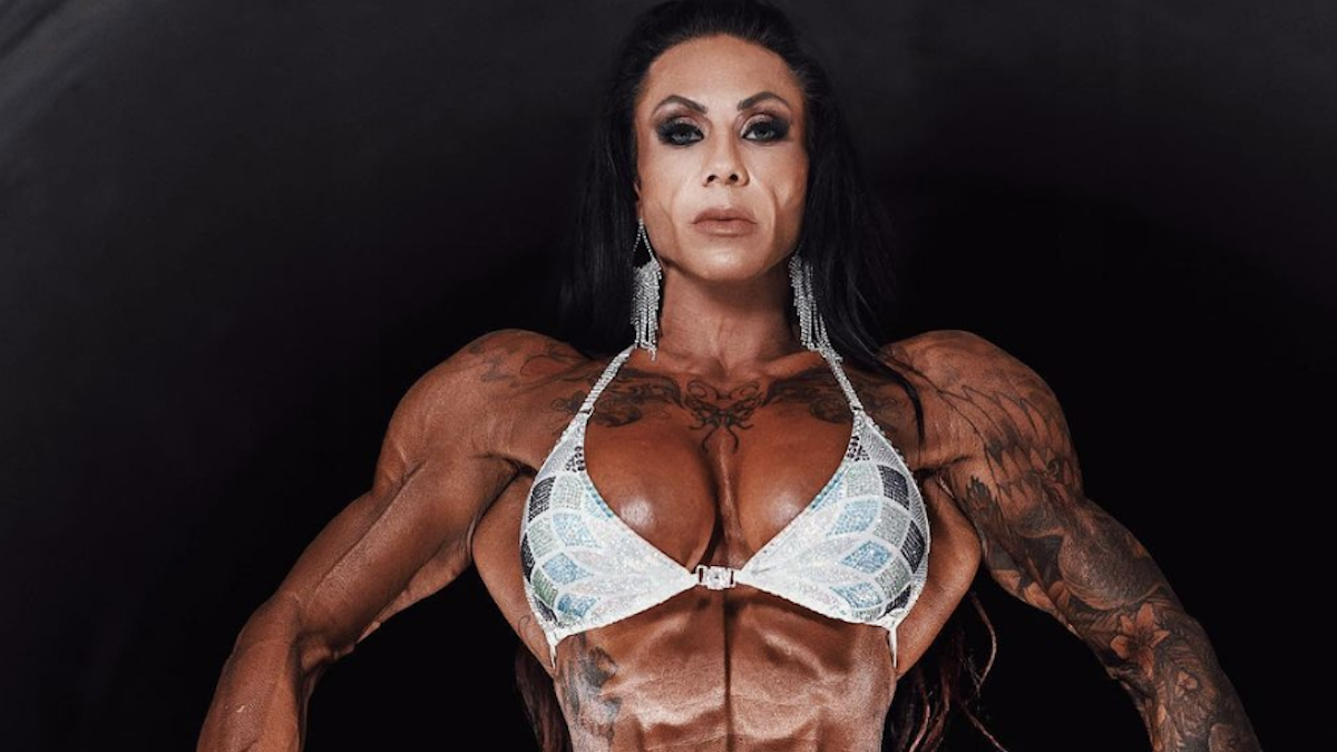 bodybuilder-jennifer-aguirre-demolishes-delts-at-blackstone-labs-with-strongwoman-kristen-graham