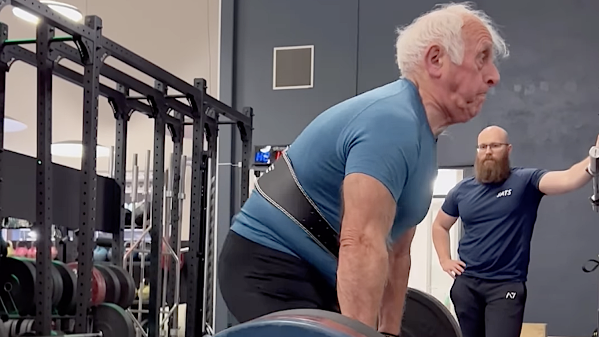Watch This 80 Year Old Deadlift 150 Kilograms 330 7 Pounds Raw On His 