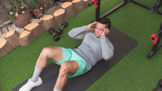 How To Do Crunches (And All Their Variations) The Right Way For ...