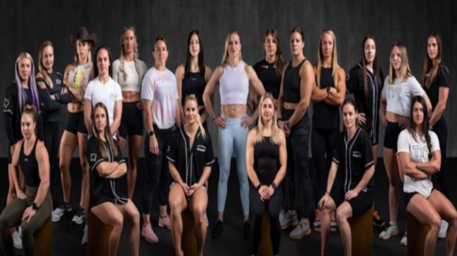 The CrossFit women competitors for the 2022 Rogue Invitational stand together.