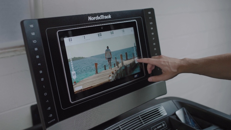 Adjusting the speed on the NordicTrack 1750
