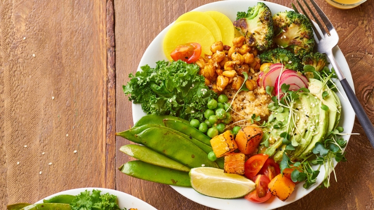 Healthy plate of avocado, chickpeas and broccoli.