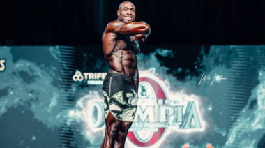 Erin Banks Wins 2022 Mr. Olympia Men's Physique
