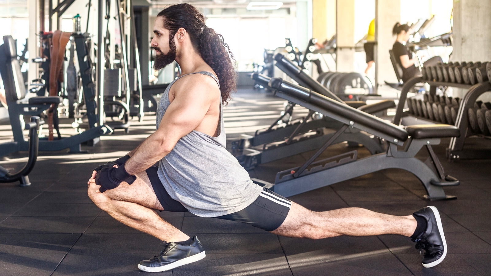 Try This Squat Exercise Modification If You're Super Inflexible