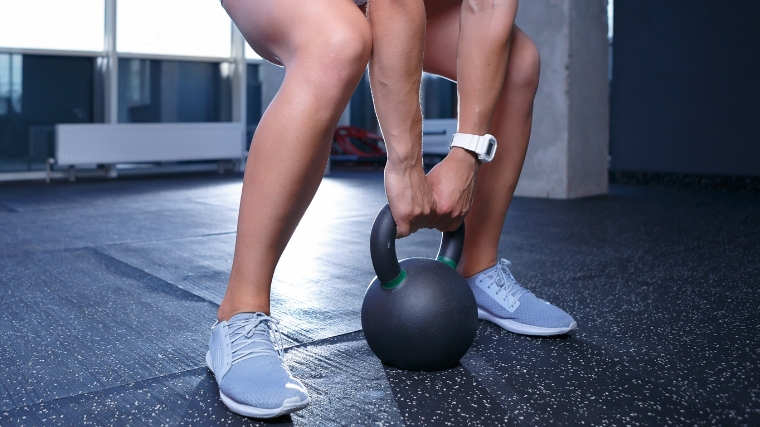 Kettlebell deadlift with online bands