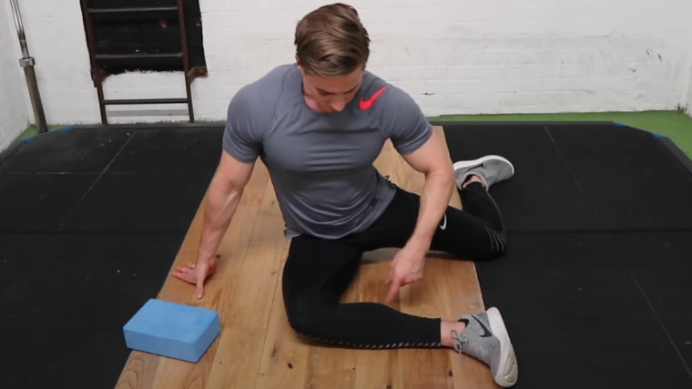 How to Do the Dumbbell Split Squat for Bigger Legs and Better Balance