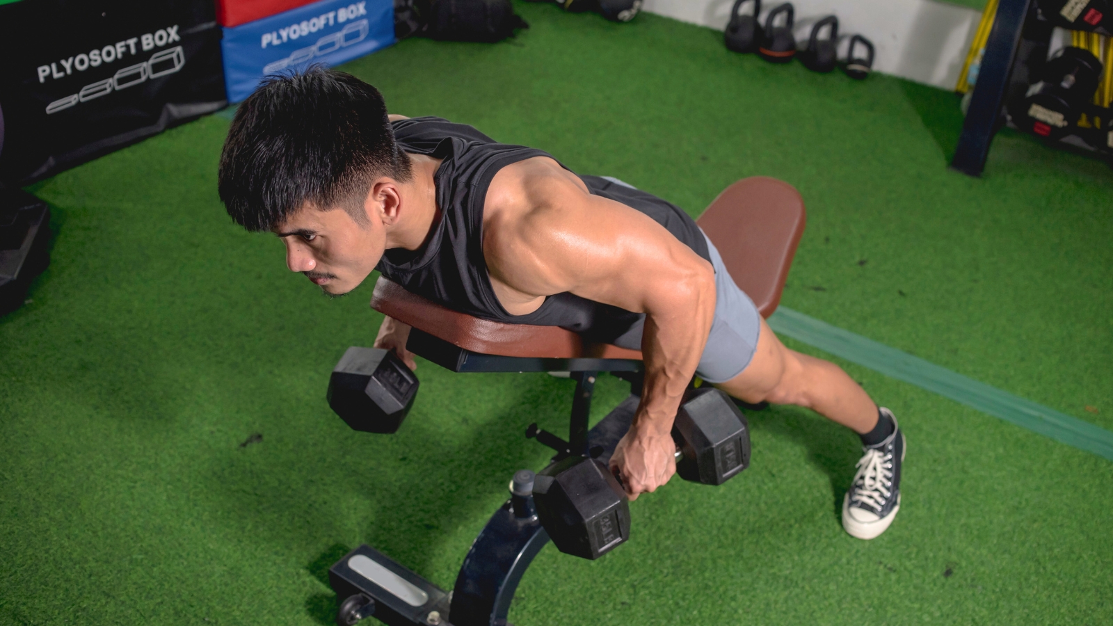 The extreme row offers a stable chest supported position for increased  stability over traditional barbell or dumbbell rows. . The TorqueArm allows  you to