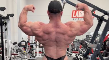 10 Bodybuilding Poses — What They Are and How to Do Them