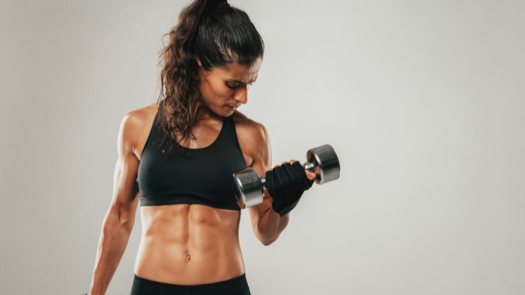 women dumbbell curls