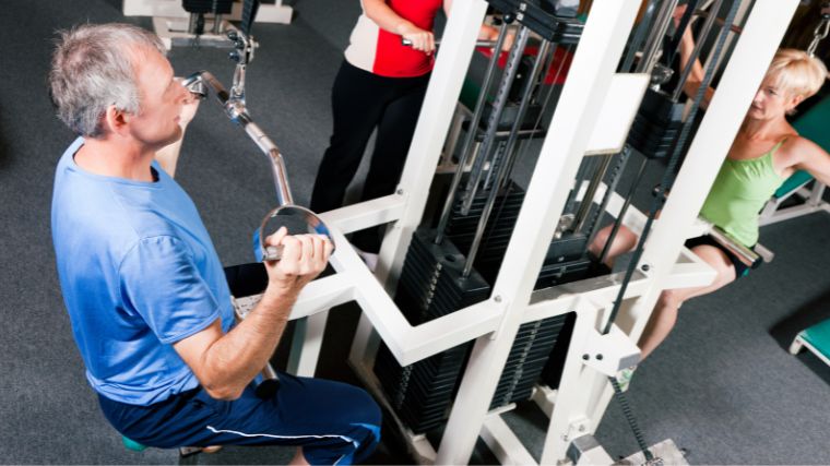 How To Do Neutral Grip Lat Pulldowns (Form & Benefits) - Steel