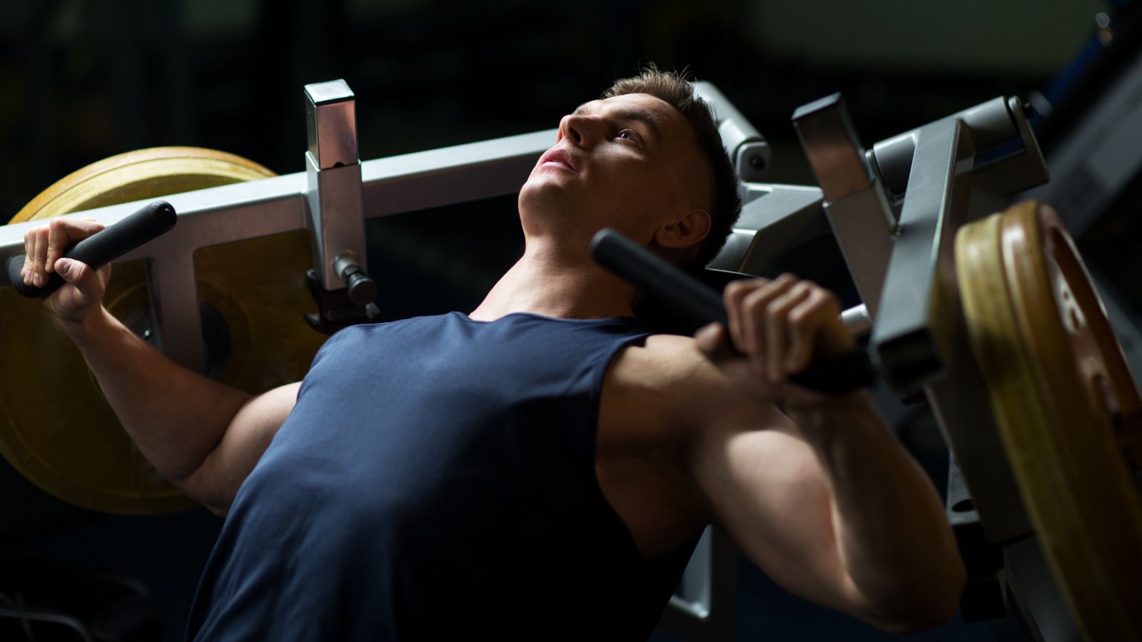How To Use The Chest Press Machine 
