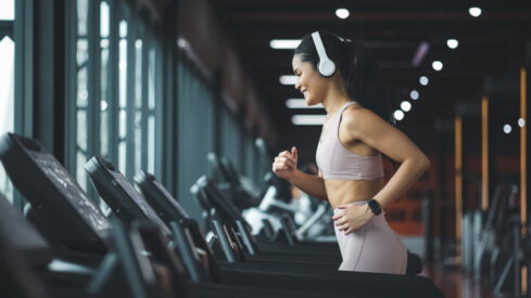 30-Minute Treadmill Workouts to Build Stamina and Strength | BarBend