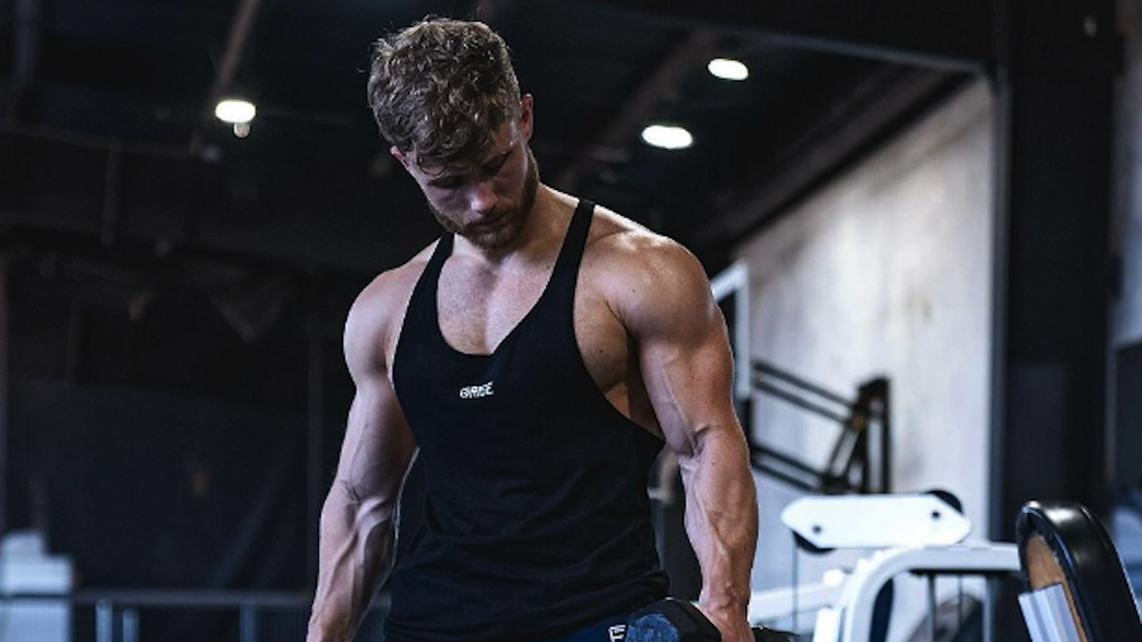 Jay Cutler Demonstrates the Lying French Press for Greater Triceps Gains