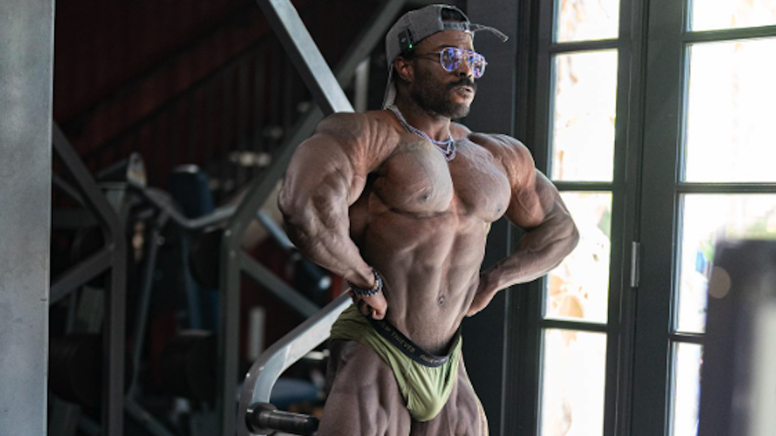 Watch Flex Lewis and Rafael Brandão Train Chest Together at the Dragon's  Lair Gym