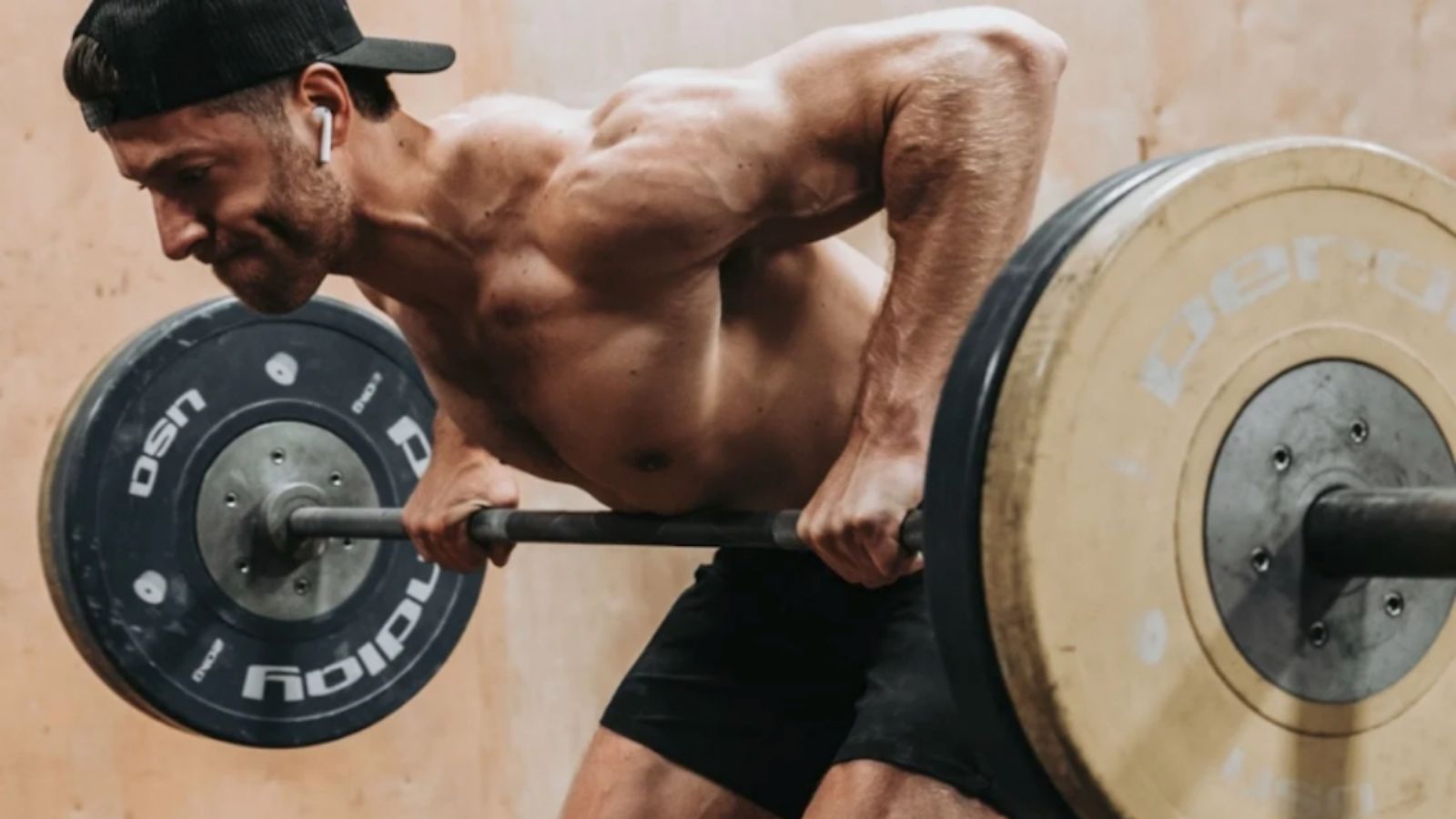 Powerlifter Stefanie Cohen Strapless Deadlifts 505 lbs for Three Reps