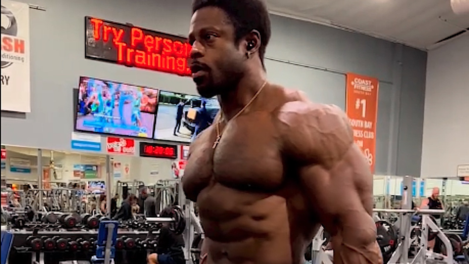 Bodybuilder Breon Ansley Annihilates His Back and Chest with the