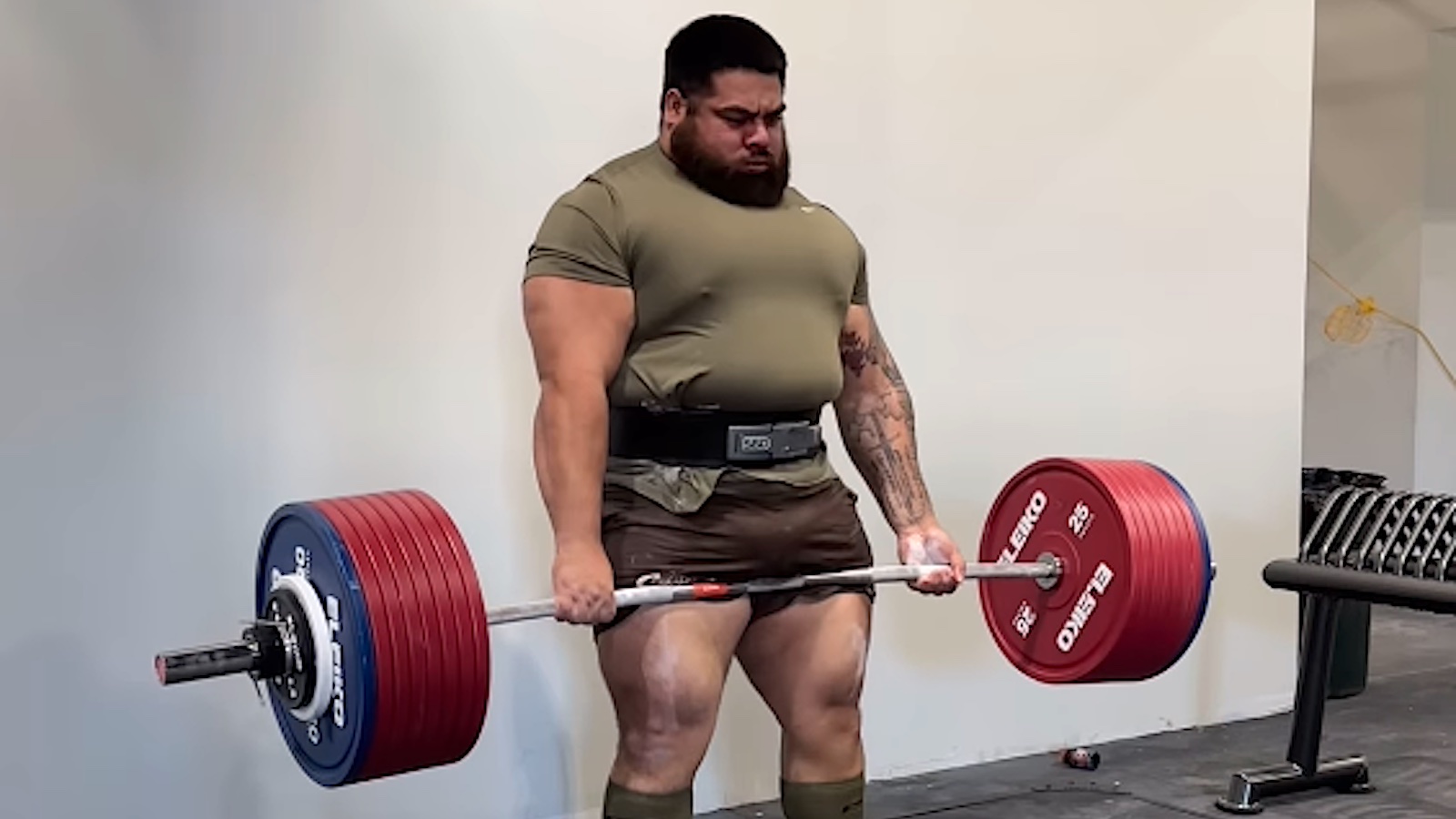 Jesus Olivares Raw Deadlifts 16 Kilograms Over World Record in Prep for