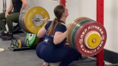 20-Year-Old Weightlifter Olivia Reeves Squats 3X Bodyweight: 218KG at 71KG