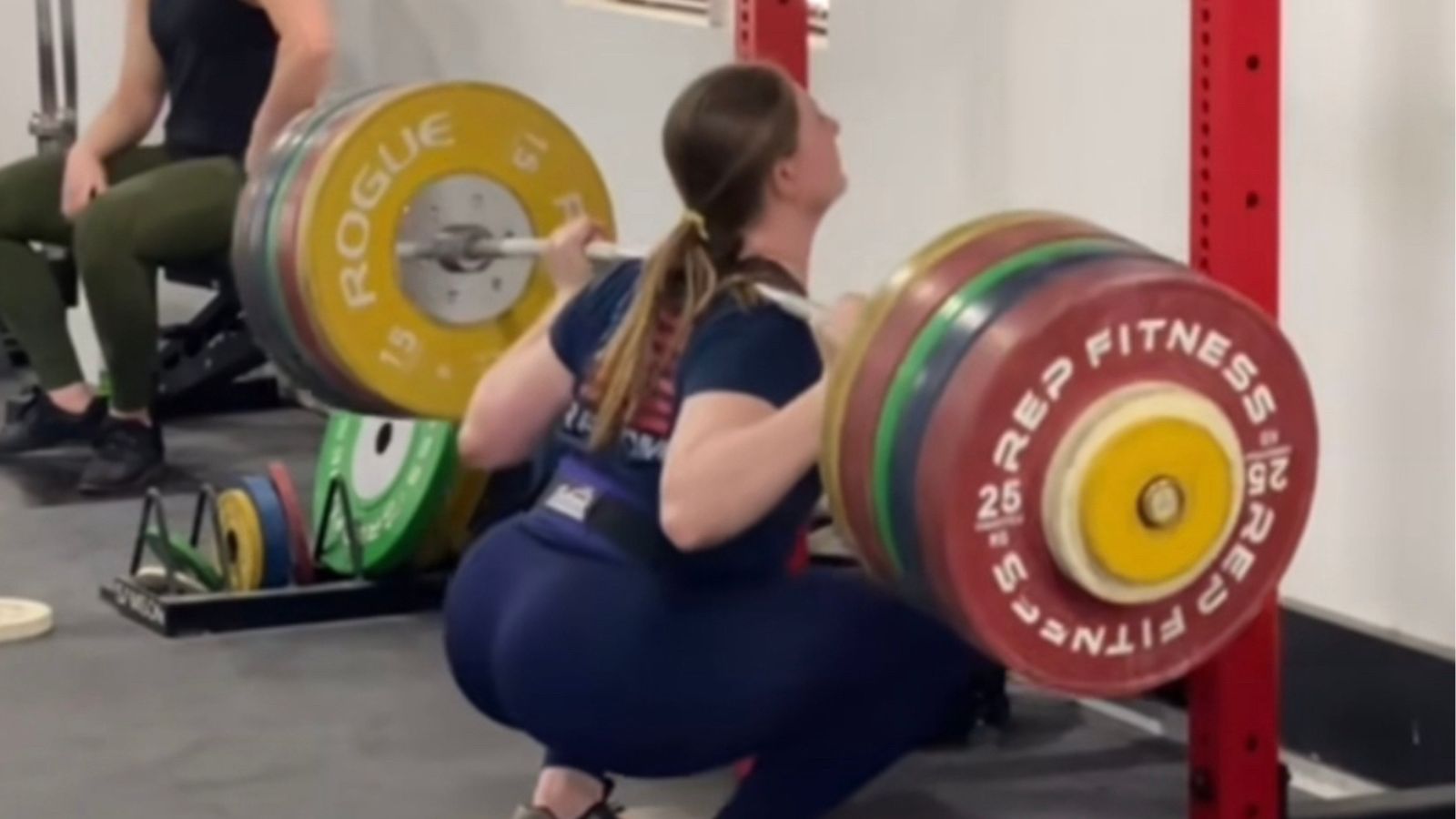 20-Year-Old Weightlifter Olivia Reeves Squats 3X Bodyweight: 218KG at ...