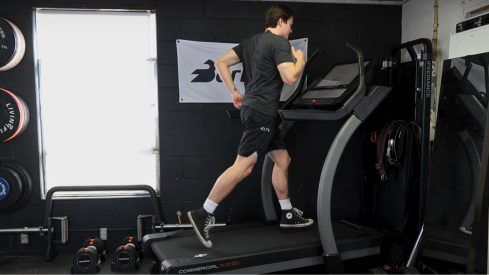 A Hollywood Trainer Gives You His Favorite Treadmill Dumbbell Workout