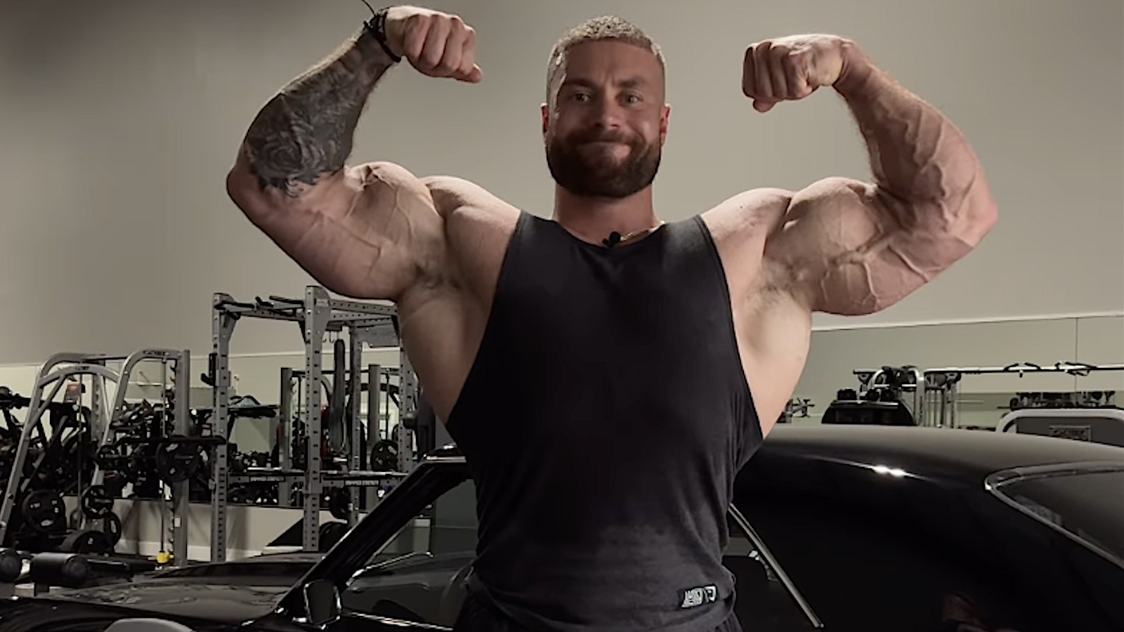 Why Chris Bumstead Uses Isometric Holds To Promote Chest And Back ...