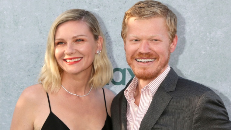 Jesse Plemons and partner Kirsten Dunst on the red carpet.