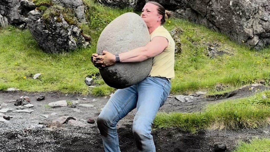 Strongwoman Sandra Bradley Becomes First Woman to Lift the 154-Kilogram Fullsterkur Stone