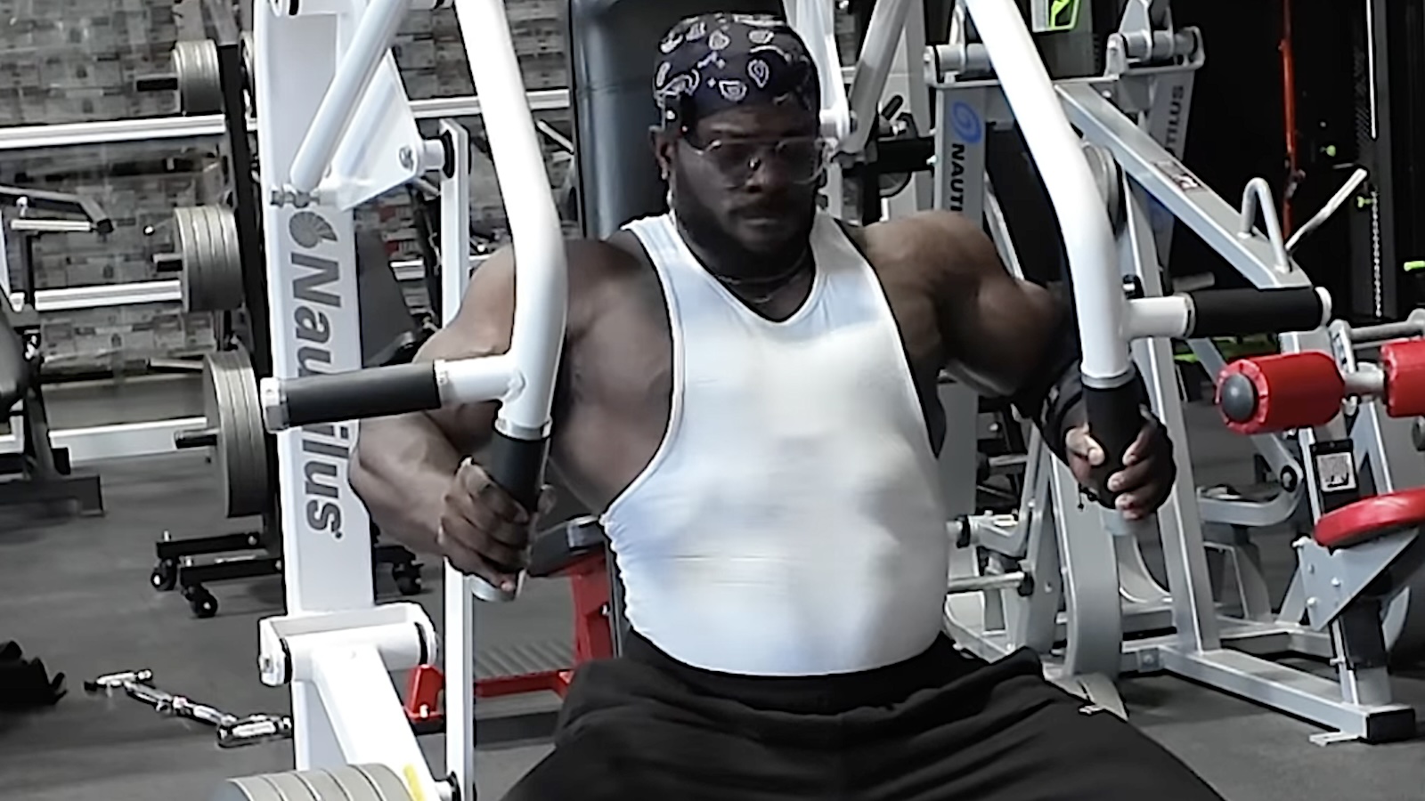 Build an upper body like classic bodybuilder Terrence Ruffin