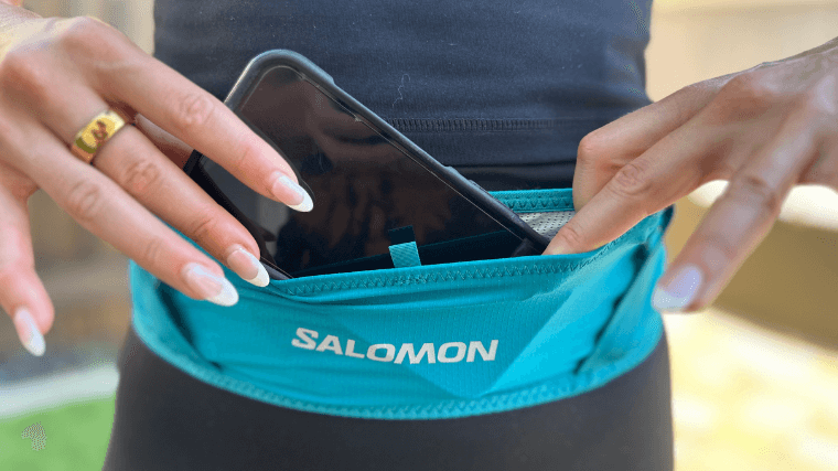 Storing a phone in the Salomon Pulse running belt.