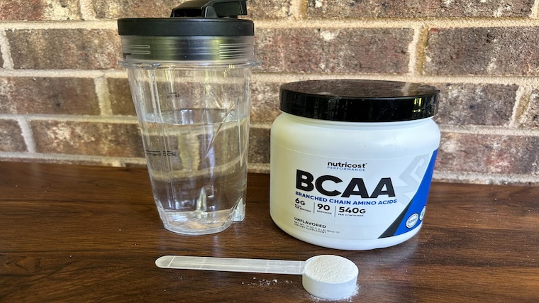 A single scoop of Nutricost BCAAs