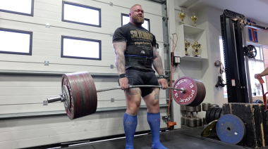 Hafthor Björnsson performing a deadlift.