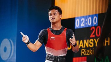 Rizki Juniansyah Weightlifting