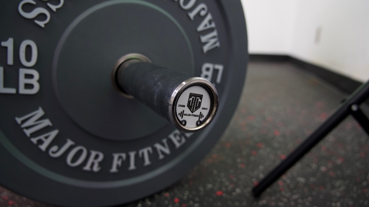 The end cap on a Major Fitness Barbell Advanced