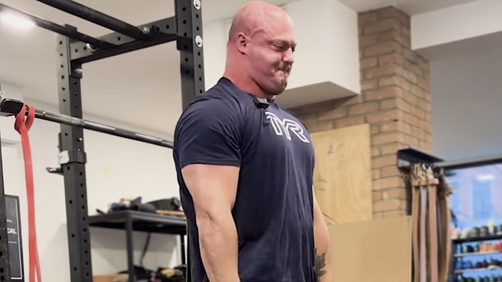 Mitchell Hooper Deadlifts 750 Pounds Beltless | BarBend