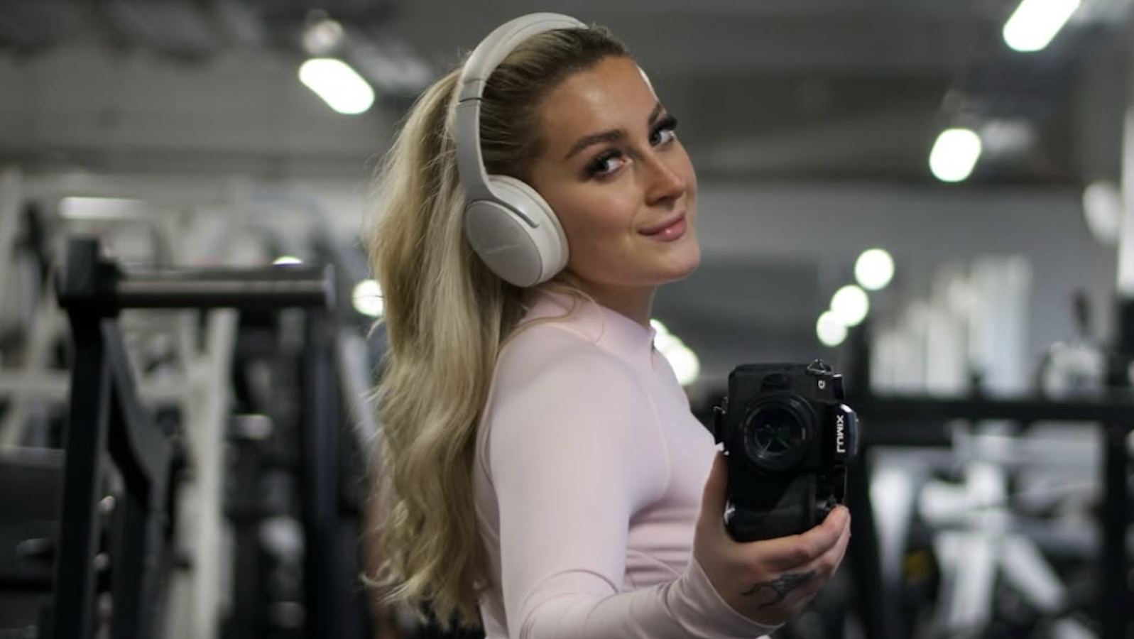 Is Fitness Influencer Gracie Collis' Weekly Glute Hypertrophy