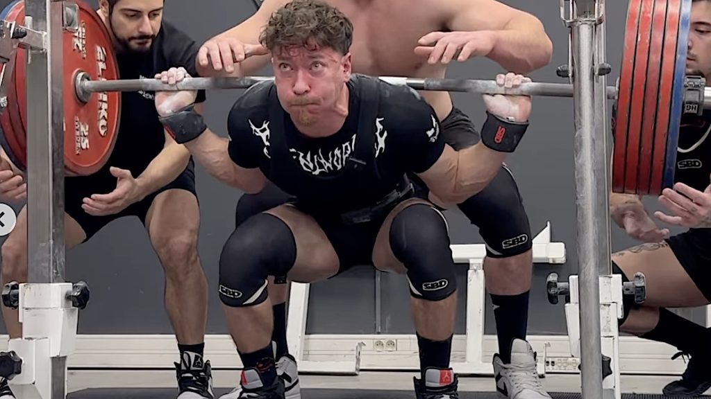 3 Pro Powerlifting Tips to Build a Bigger Squat 