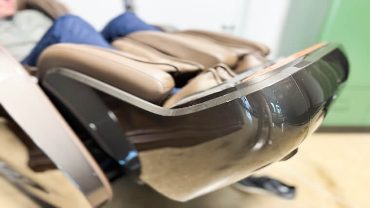 The calf and foot massager featured on the Costway Therapy 22 massage chair