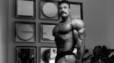 Chris Bumstead’s Injury Philosophy During Upper Body Training