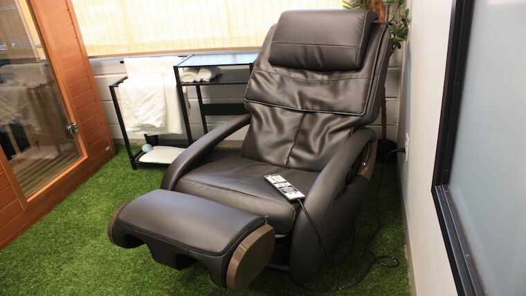 The Human Touch WholeBody 8.0 massage chair