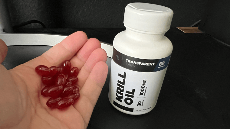 Our tester showcasing the size of Transparent Labs Krill Oil capsules